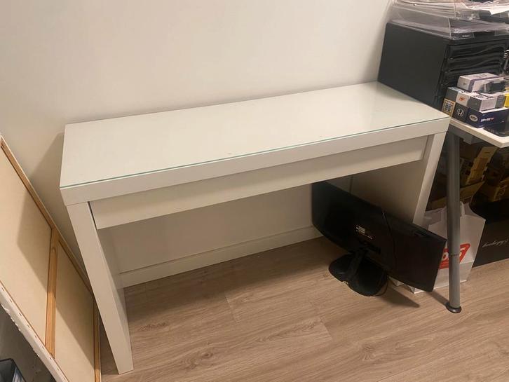 Ikea Malm toilettafel/makeup tafel, Huis en Inrichting, Bureaus, Zo goed als nieuw, Ophalen
