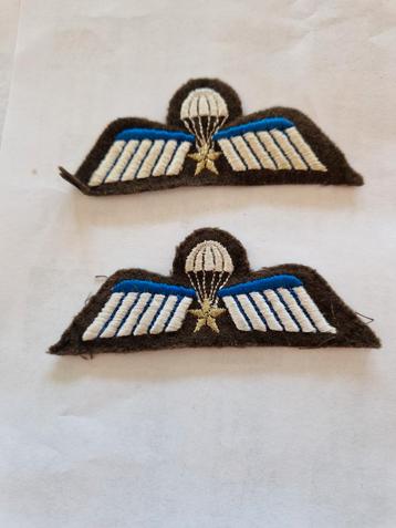 2 Oude A Brevetten Bruin landmacht  beschikbaar voor biedingen