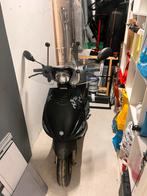 Piaggio Zip 25km 2015 | 11k.km | Windscherm + slot + helmen, Fietsen en Brommers, Snorfietsen en Snorscooters, Ophalen of Verzenden