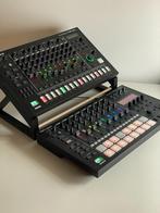 Roland TR-8S Stand - Op Maat Gemaakt, Verzenden, Sculpted Stands, Support@sculptedstands.com, Nieuw
