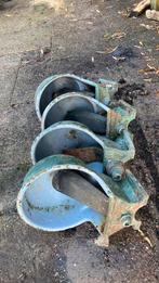 4 oude drinkbakken, Januari, Meerdere dieren