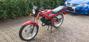 Te koop zeer nette honda mb8 met motorkenteken in nieuwstaat beschikbaar voor biedingen