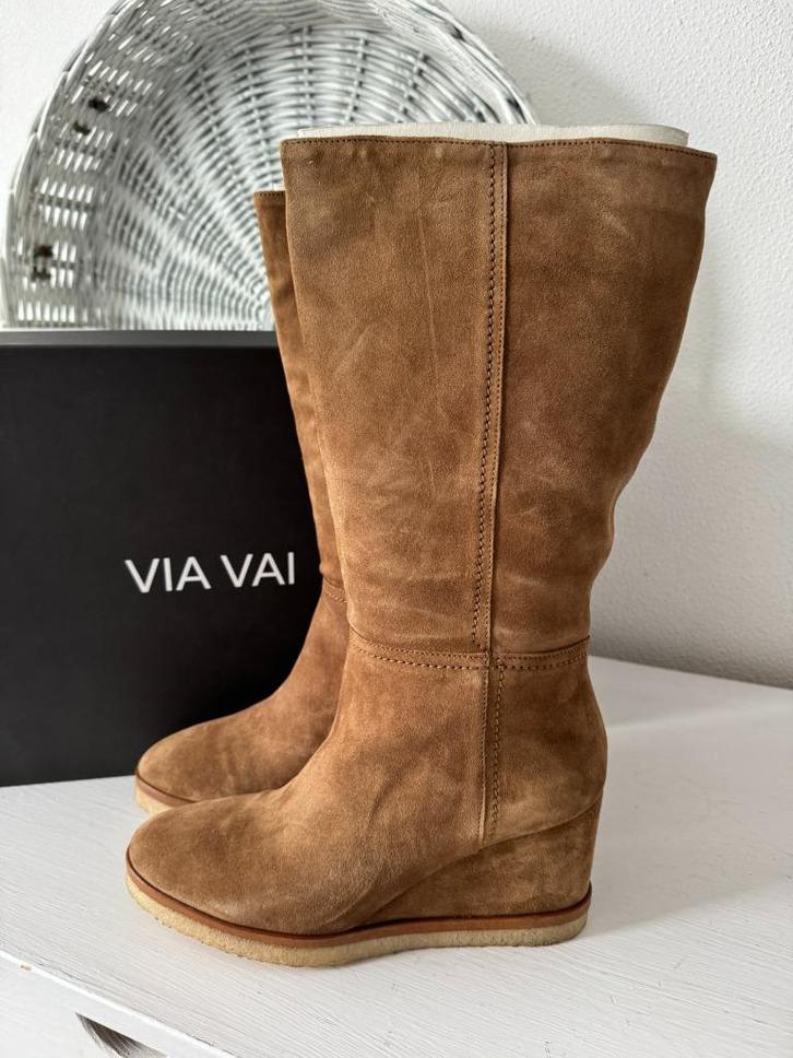 NIEUW > Suede Via Vai Laarzen met Sleehak / Maat 41, Kleding | Dames, Schoenen, Nieuw, Hoge laarzen, Bruin, Verzenden