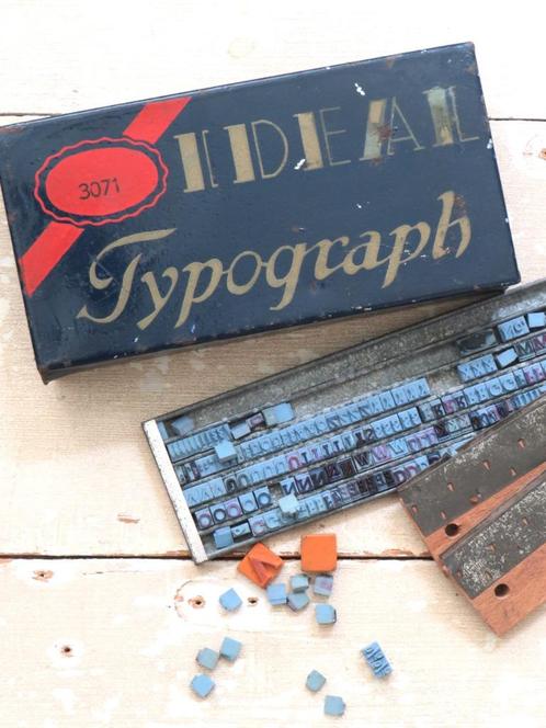 Oude stempeldoos “Ideal Typograph”, Antiek en Kunst, Curiosa en Brocante, Ophalen of Verzenden
