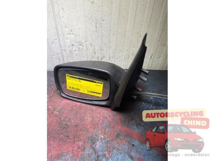 Buitenspiegel links van een Mazda 121, Auto-onderdelen, Spiegels, Mazda, Gebruikt, 3 maanden garantie, Ophalen