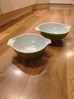 Vintage Pyrex Olijfgroene Schalen - Made in USA, Huis en Inrichting, Ophalen of Verzenden, Zo goed als nieuw