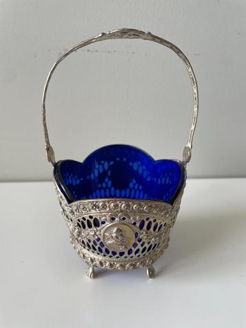 Zilveren suikerbakje met hengsel en kobalt blauw glas beschikbaar voor biedingen