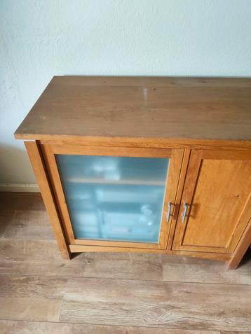 kleine meubel kast beschikbaar voor biedingen