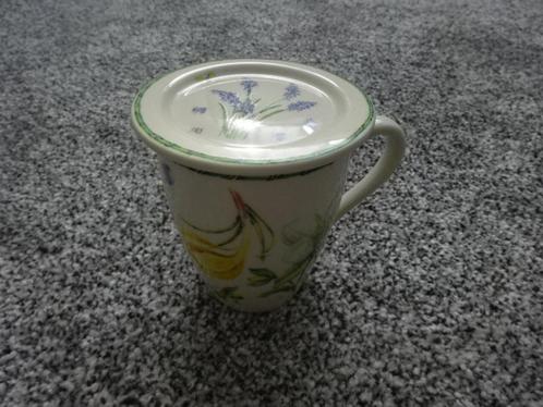 Beker en theetip met geboortemaand februari/Janneke Brinkman, Huis en Inrichting, Keuken | Servies, Nieuw, Kop(pen) en/of Schotel(s)