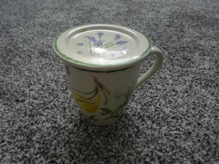 Beker en theetip met geboortemaand februari/Janneke Brinkman, Huis en Inrichting, Keuken | Servies, Nieuw, Kop(pen) en/of Schotel(s)
