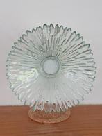 Decoratieve glazen schaal, 20 cm. doorsnee/6 cm. hoog, Schaal, Rond, Ophalen of Verzenden, Glas