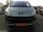 Voorbumper van een Peugeot 1007 (EZS), Gebruikt, Ophalen of Verzenden, Bumper, Peugeot