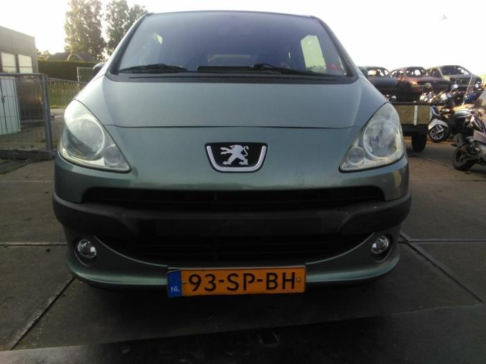 Voorbumper van een Peugeot 1007 (EZS), Auto-onderdelen, Carrosserie en Plaatwerk, Bumper, Peugeot, Gebruikt, 3 maanden garantie