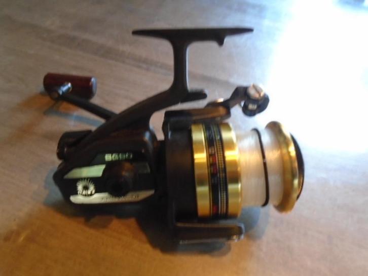 Daiwa BG-90 Black/Gold, Watersport en Boten, Hengelsport | Zeevissen, Zo goed als nieuw, Molen, Ophalen of Verzenden