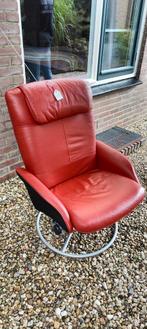 Rode draaibare fauteuil, Huis en Inrichting, Ophalen, Gebruikt, 50 tot 75 cm