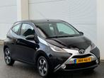 Toyota Aygo 1.0 VVT-i X-play Clima Camera Cruise contr Led, Voorwielaandrijving, Euro 5, Stof, Zwart