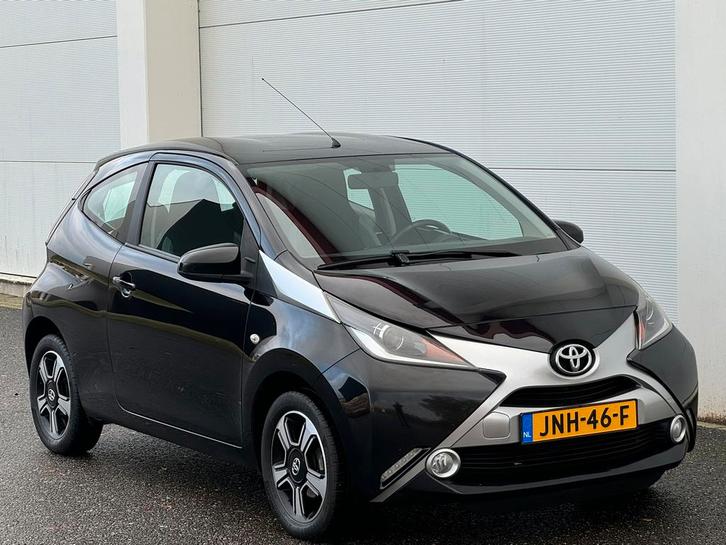 Toyota Aygo 1.0 VVT-i X-play Clima Camera Cruise contr Led, Auto's, Toyota, Bedrijf, Aygo, ABS, Achteruitrijcamera, Airbags, Airconditioning