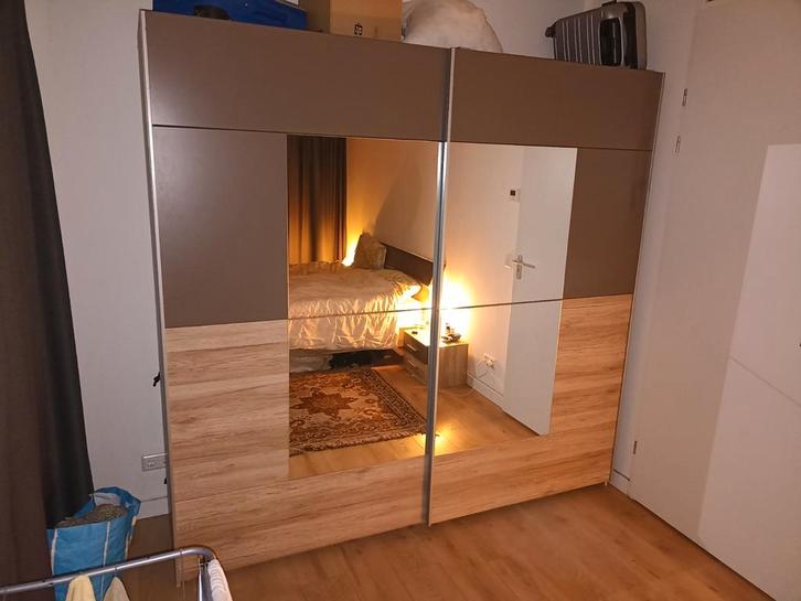 Kledingkast met roldeuren - 218x210x56cm, Huis en Inrichting, Kasten | Kledingkasten, Gebruikt, 200 cm of meer, 200 cm of meer