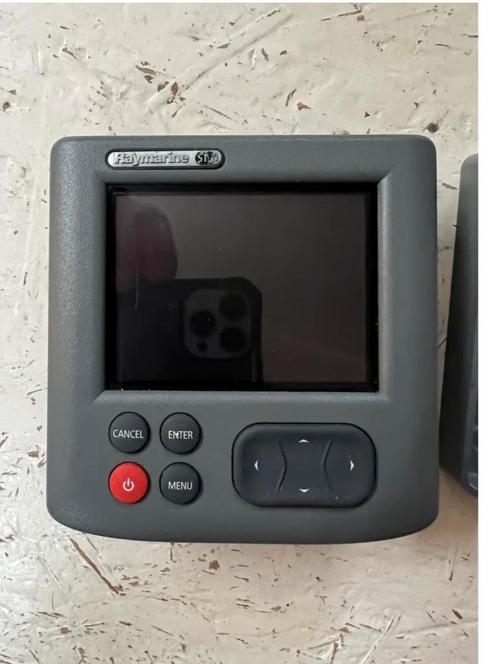 Raymarine E22105 st70 multifunctioneel scherm seatalkNG, Watersport en Boten, Navigatiemiddelen en Scheepselektronica, Zo goed als nieuw