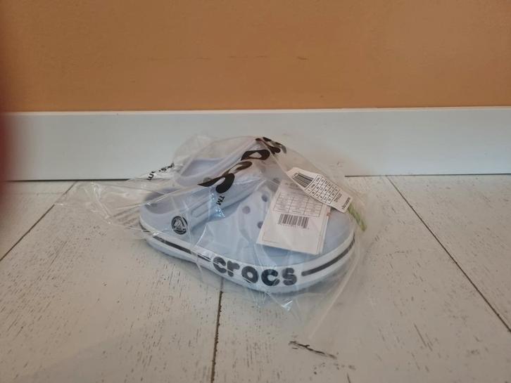 Nieuwe Crocs Kinderslippers bayaband- Maat 30-31 Blauw, Kinderen en Baby's, Kinderkleding | Schoenen en Sokken, Nieuw, Jongen of Meisje