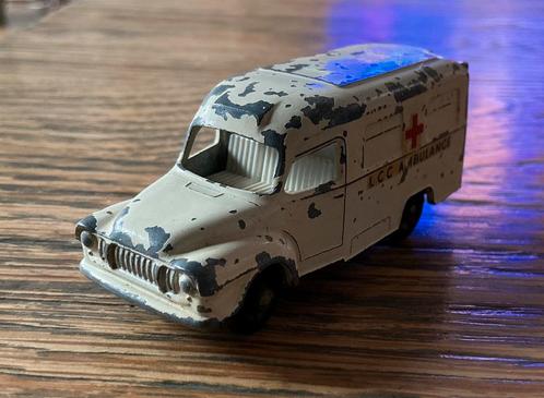 Oude Matchbox Lesney Lomas Ambulance no 14, Hobby en Vrije tijd, Modelauto's | Overige schalen, Gebruikt, Auto, Ophalen