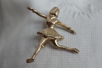 Broche vintage  -  dansend meisje beschikbaar voor biedingen