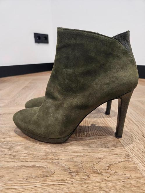 Suede enkellaarsjes groen maat 41, Kleding | Dames, Schoenen, Zo goed als nieuw, Groen, Ophalen of Verzenden