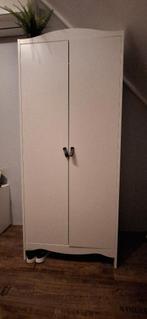 GRATIS kledingkast, Kinderen en Baby's, Kinderkamer | Commodes en Kasten, Ophalen, Gebruikt, Kast, 50 tot 70 cm