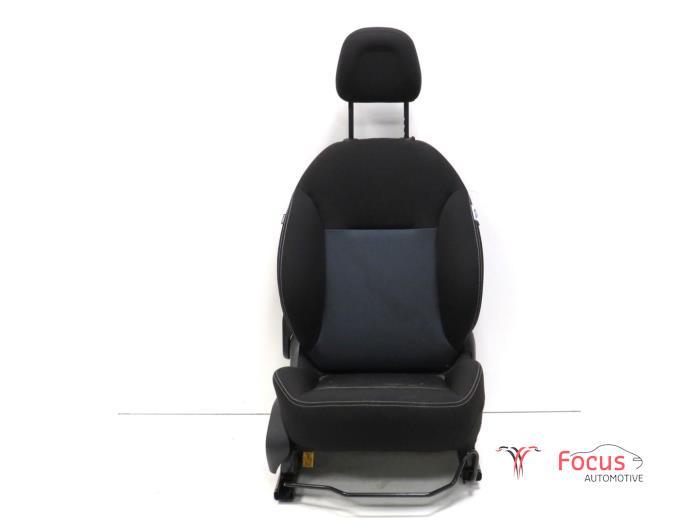 Stoel rechts van een Peugeot 208, Auto-onderdelen, Interieur en Bekleding, Ophalen of Verzenden, 12 maanden garantie, Gebruikt