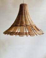 Rotan jaren 70 hanglamp met glazen binnenwerk