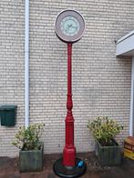 Oude staande / stations klok gietijzer 294cm werkend te zien, Ophalen, Eu, Gebruikt, Eu