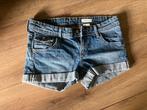 Leuke spijkershort maat 40 koopje, Ophalen of Verzenden