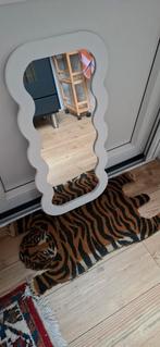 Waver spiegel hout wit nieuw h 82  b 37 cm met ophang haken, Minder dan 50 cm, Nieuw, Ophalen of Verzenden, Minder dan 100 cm