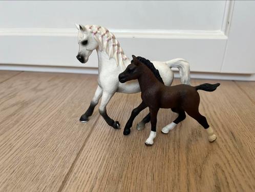 Schleich arabier veulen en merrie uit adventskalender 2021, Verzamelen, Dierenverzamelingen, Zo goed als nieuw, Beeldje of Figuurtje
