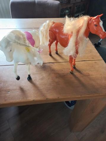 Twee Barbie Paarden beschikbaar voor biedingen