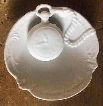 zakhorloge op een porseleinen bordje antiek beschikbaar voor biedingen