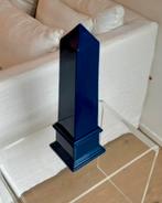 Azuurblauwe obelisk h48 cm, Ophalen of Verzenden, Zo goed als nieuw
