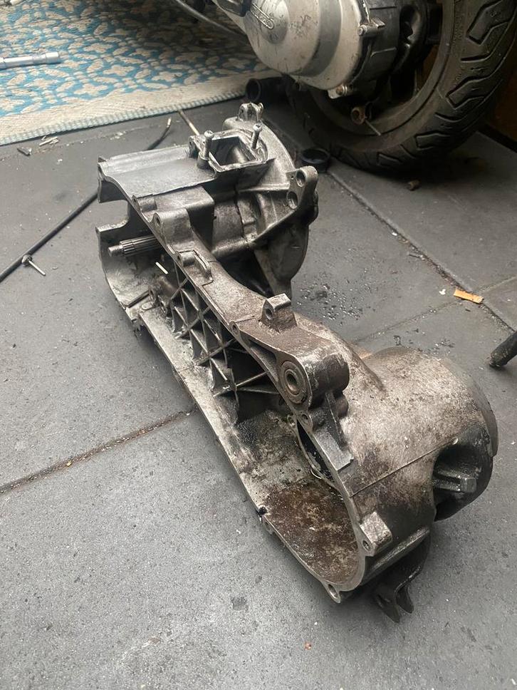 Piaggio zip/vespa 2takt 50cc blok gereviseerd, Fietsen en Brommers, Brommeronderdelen | Scooters, Nieuw, Piaggio, Blok, Ophalen of Verzenden