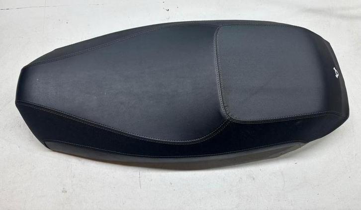 Verschillende zadels Sym, Kymco, Segway, Niu etc, Fietsen en Brommers, Brommeronderdelen | Scooters, Gebruikt, SYM, Zadel, Ophalen of Verzenden