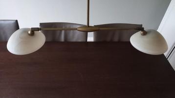 Brons messing hanglamp halogeen met 2 witgeel glazen kapjes  beschikbaar voor biedingen