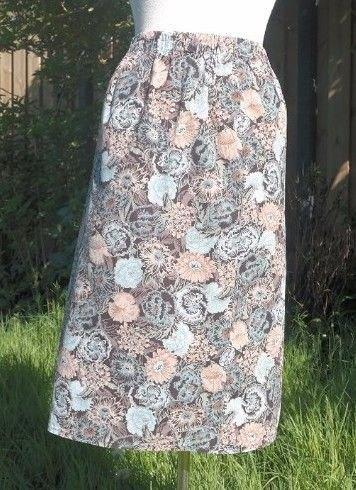 mooie ouderwetse rok, mt. 44 / 46 , aparte kleurencombinatie, Kleding | Dames, Carnavalskleding en Feestkleding, Zo goed als nieuw