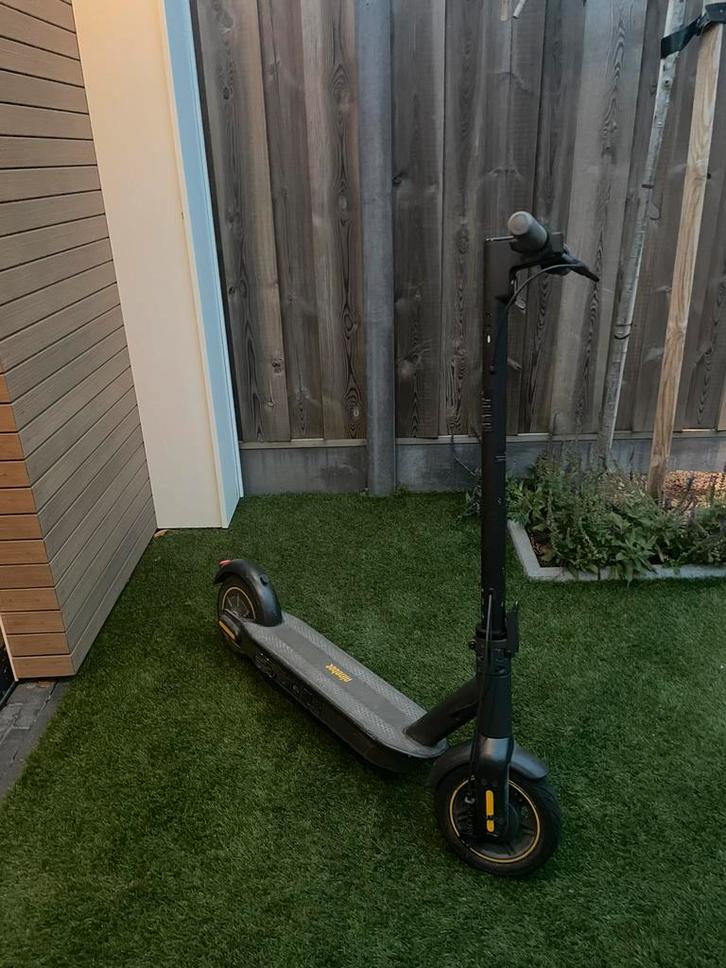 Elektrische step, ninebot g30max, Fietsen en Brommers, Steps, Zo goed als nieuw, Elektrische step (E-scooter), Ophalen of Verzenden