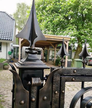Smeedijzeren poorten, hekwerken en balkons op maat beschikbaar voor biedingen