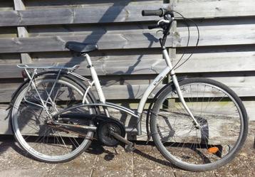 Deze fiets is  in onderdelen of in zijn geheel te koop beschikbaar voor biedingen