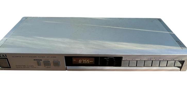Akai tuner AT A 102, Audio, Tv en Foto, Tuners, Zo goed als nieuw, Ophalen of Verzenden