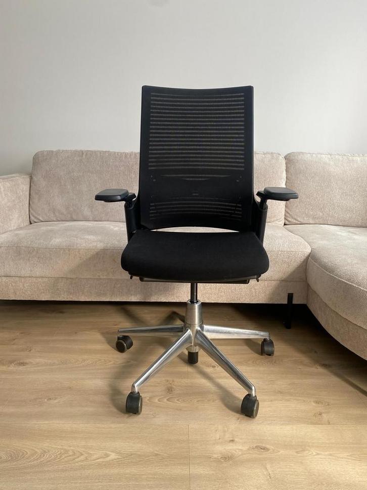 Ergonomische Ahrend 2020 Extra Verta bureaustoel, Huis en Inrichting, Bureaustoelen, Zo goed als nieuw, Bureaustoel, Zwart, Ergonomisch
