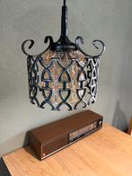 Hanglamp Brutalist Glas smeedijzer 18cm diameter, Huis en Inrichting, Lampen | Wandlampen, Ophalen of Verzenden, Zo goed als nieuw
