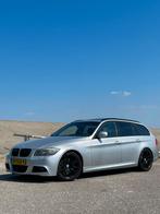 BMW 3-Serie 3.0 330D Touring AUT 2011 Grijs, Auto's, BMW, Automaat, Euro 5, Achterwielaandrijving, Zwart