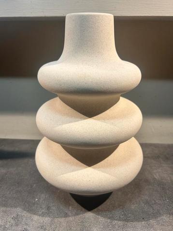 Beige Vaas H&M Home beschikbaar voor biedingen