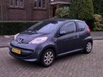 Peugeot 107 1.0-12V XS Urban Move 2008 stuurbekrachtiging! z, Auto's, Voorwielaandrijving, Stof, Gebruikt, Zwart